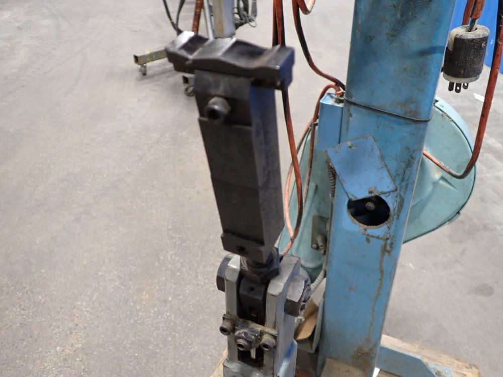 Bostitch 1" Engine Powered Box Stapler