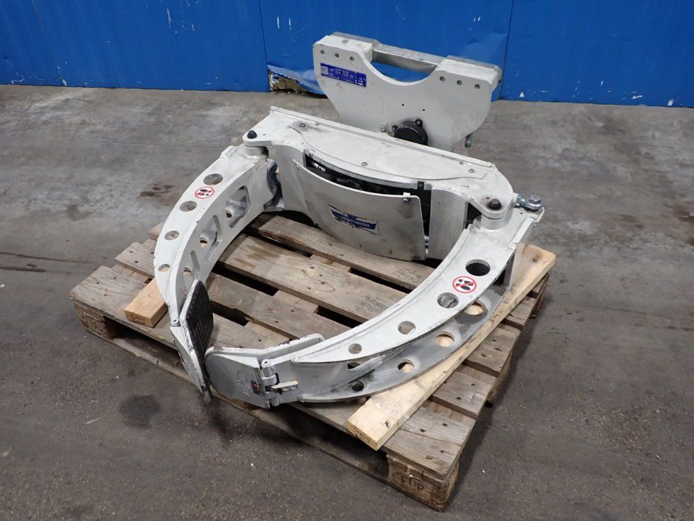 Cascade 541lb/2300psi Paper Roll Clamp Forklift Attachment - 3h-rce-2a-0030