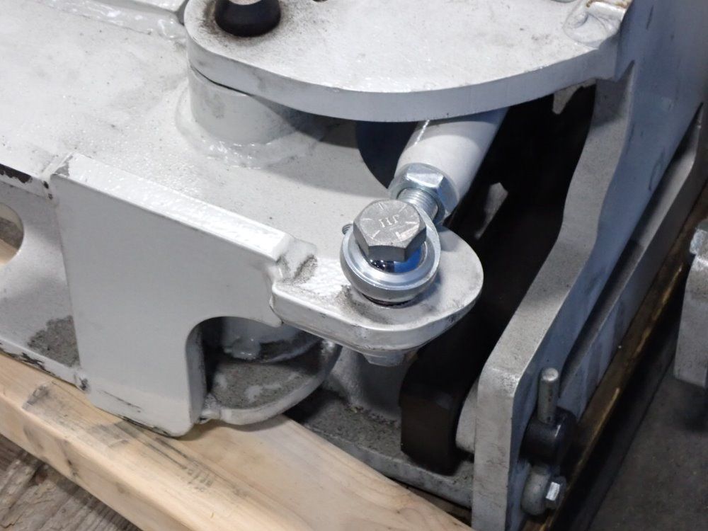 Cascade 541lb/2300psi Paper Roll Clamp Forklift Attachment - 3h-rce-2a-0030