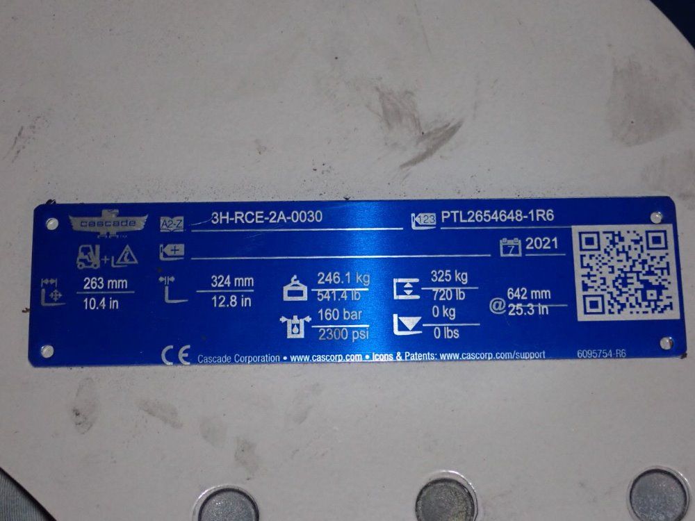 Cascade 541lb/2300psi Paper Roll Clamp Forklift Attachment - 3h-rce-2a-0030