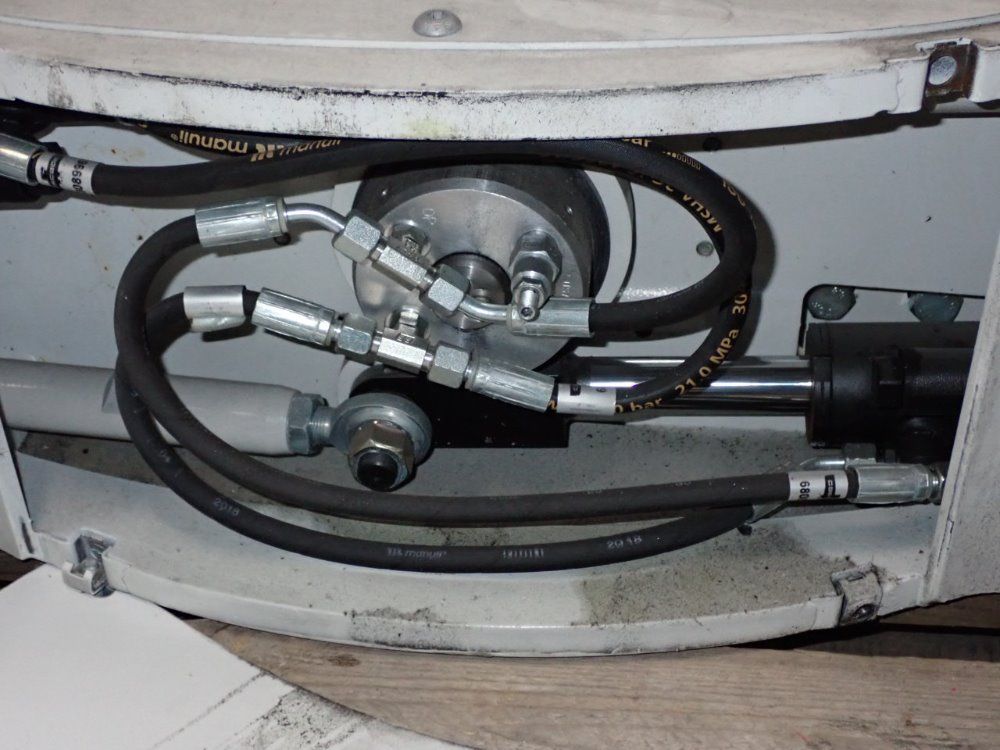 Cascade 541lb/2300psi Paper Roll Clamp Forklift Attachment - 3h-rce-2a-0030