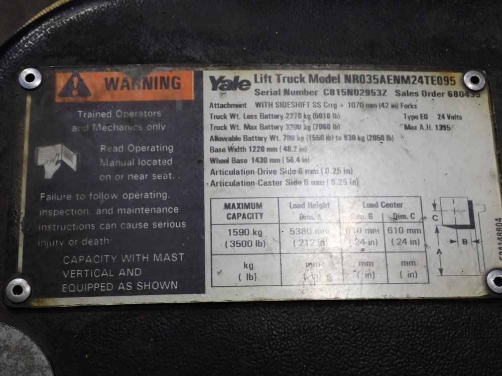 Yale Electric Straddle Lift