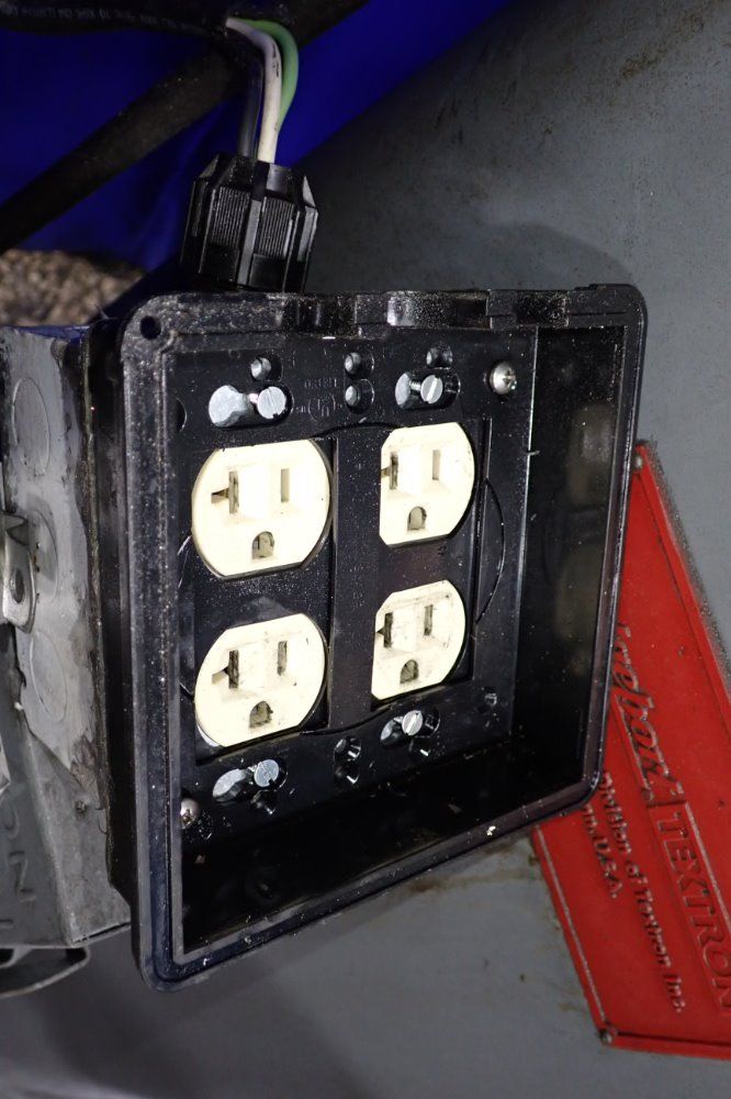 Bridgeport 42" X 9" Vertical Mill