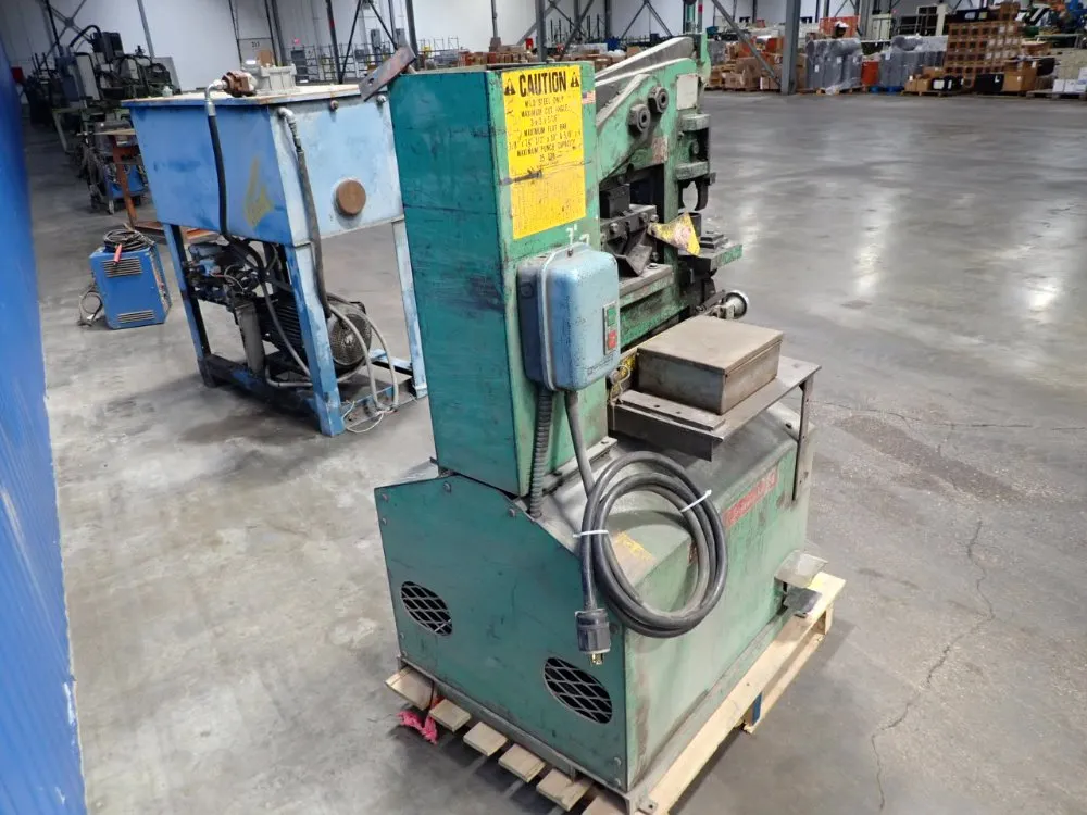 Uni-hydro 35 Ton Ironworker - 543p 8781