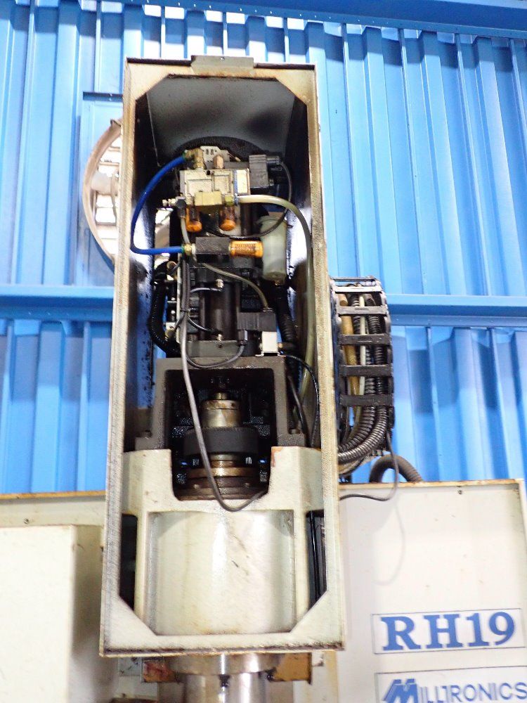 Milltronics 30a Cnc Vertical Machining Center - Rh19