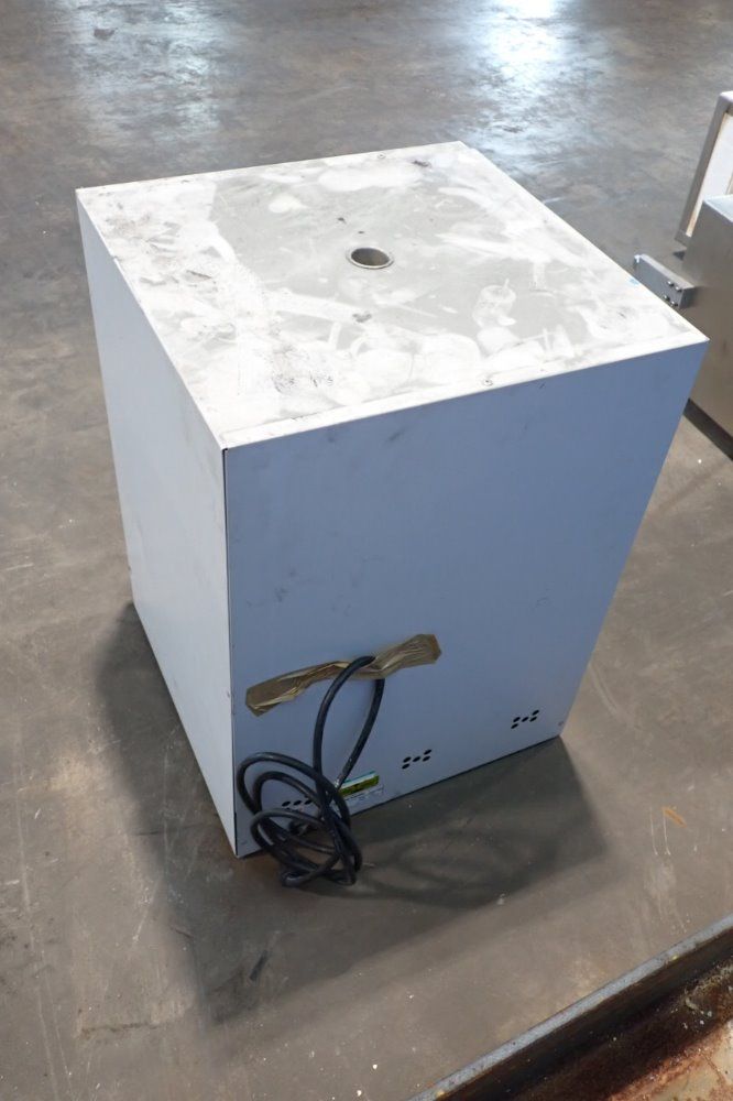 Fisher Scientific 14" X 14" X 14" Vacuum Oven - 516g