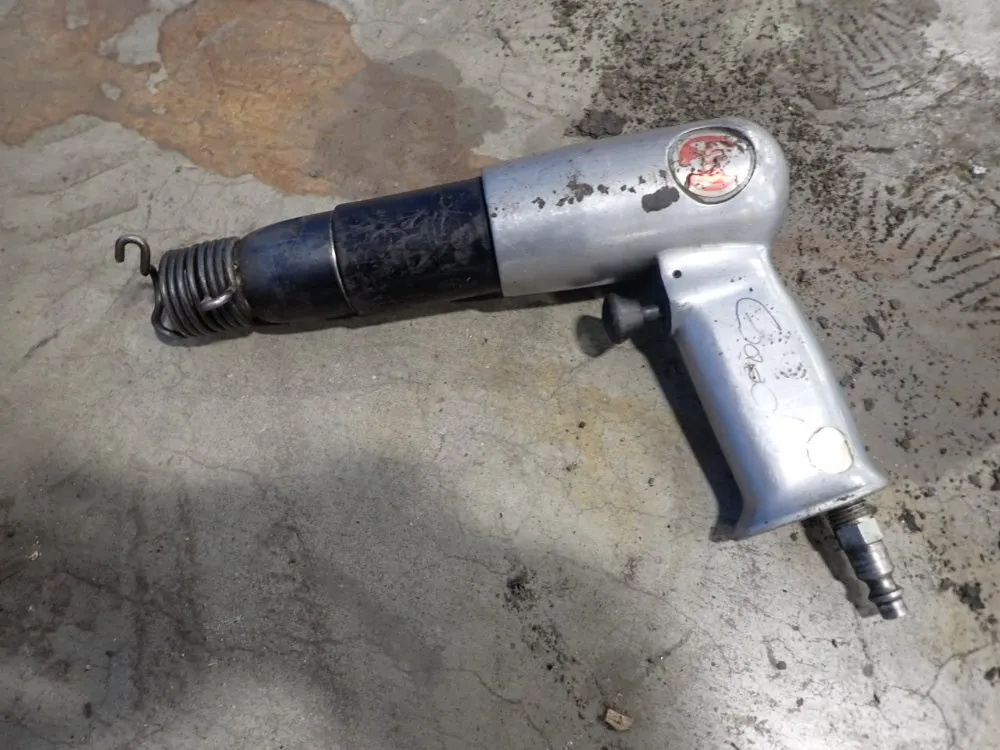 Chicago Pneumatic 90 Psi/6.2 Bar Max Pnuematic Hammers & Zip Gun - Cp-9311