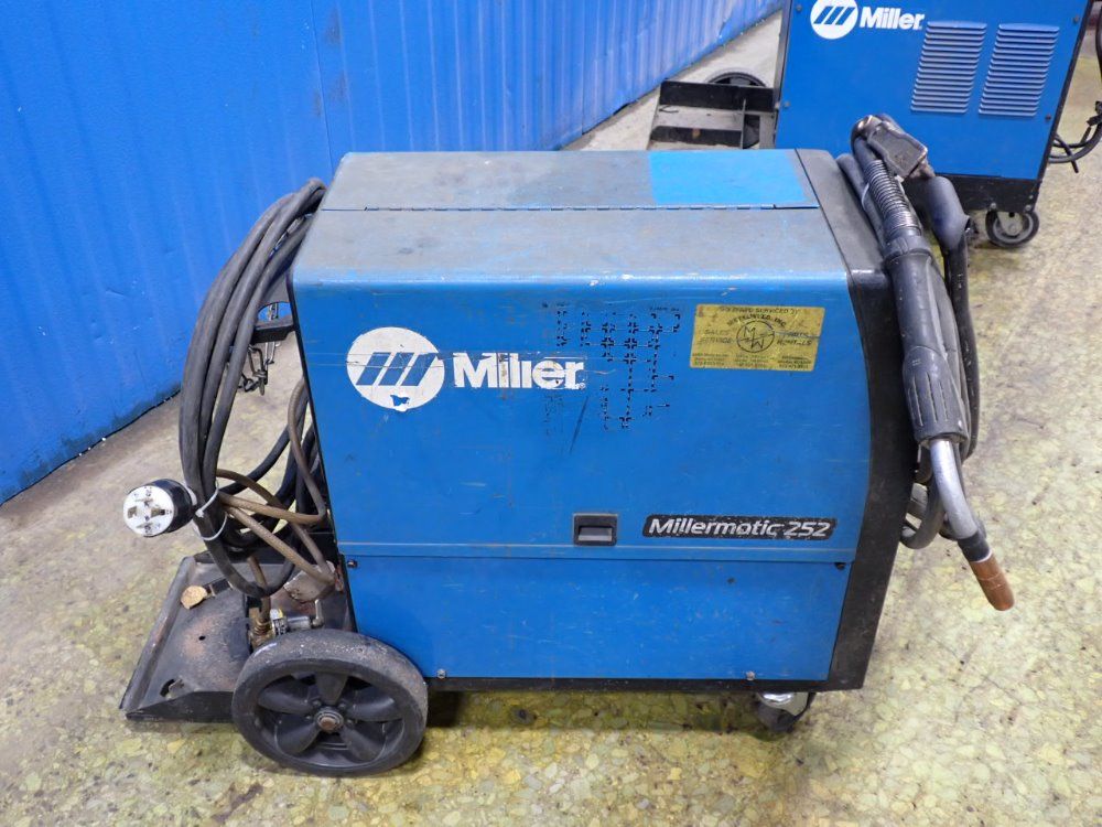 Miller 250a Welder - Millermatic 252