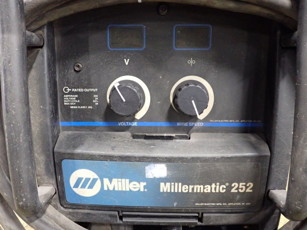 Miller 250a Welder - Millermatic 252