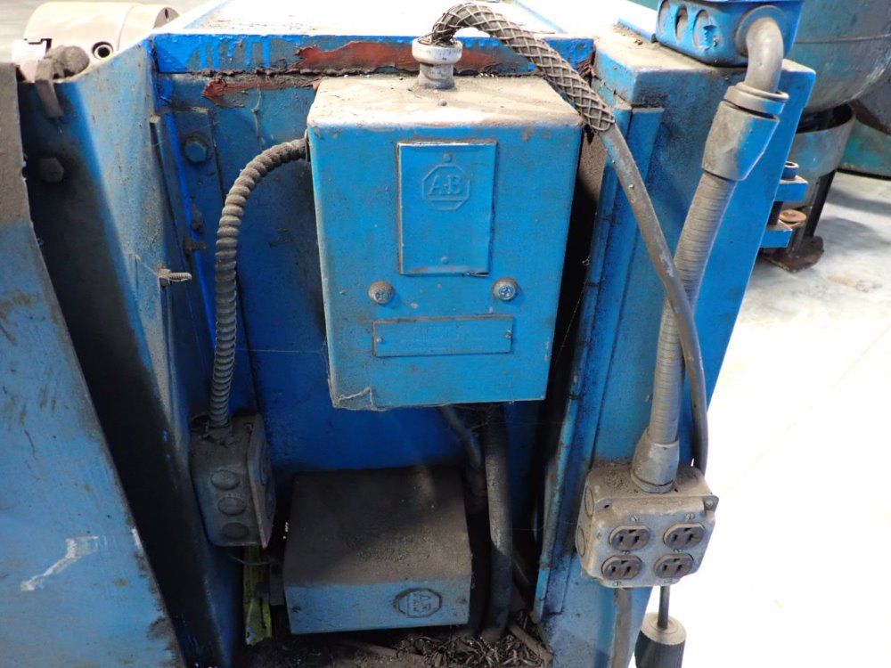 Standard Modern 14" Swing, 40" Centers, 1 1/4" Through Spindle Lathe - 1340