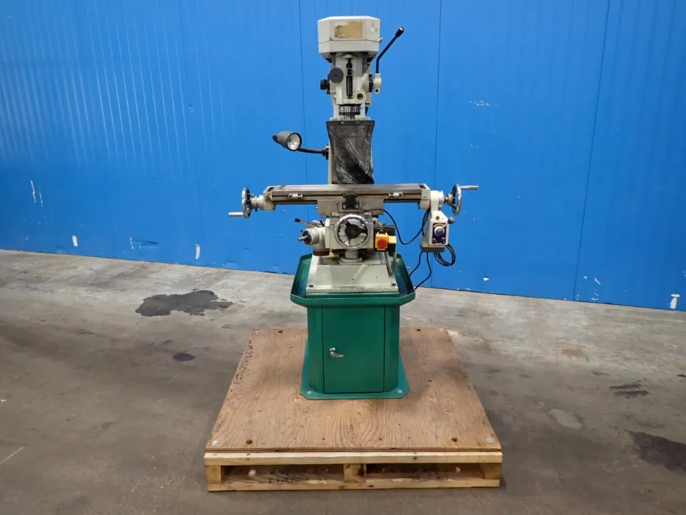Grizzly 9 Spd, 240-2760rpm Spindle Speed, 26"x6" Plate Vertical Milling Machine - G3103