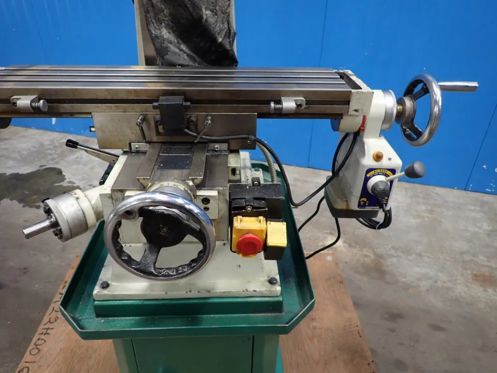 Grizzly 9 Spd, 240-2760rpm Spindle Speed, 26"x6" Plate Vertical Milling Machine - G3103