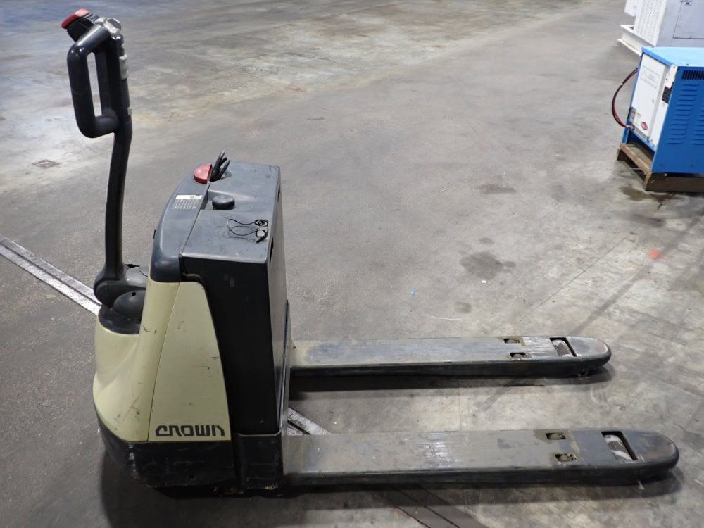 Crown 4500lb Electric Pallet Jack - Wp2030-45