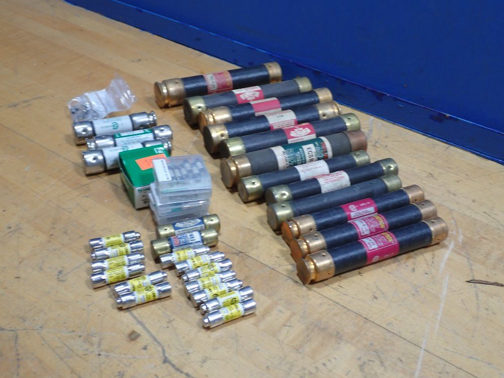 Used Qty 35 Misc Fuses HGR Industrial Surplus
