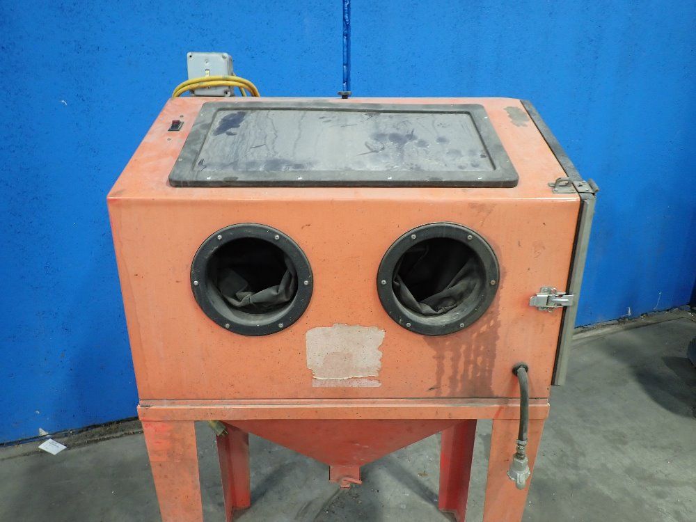  Blast Cabinet