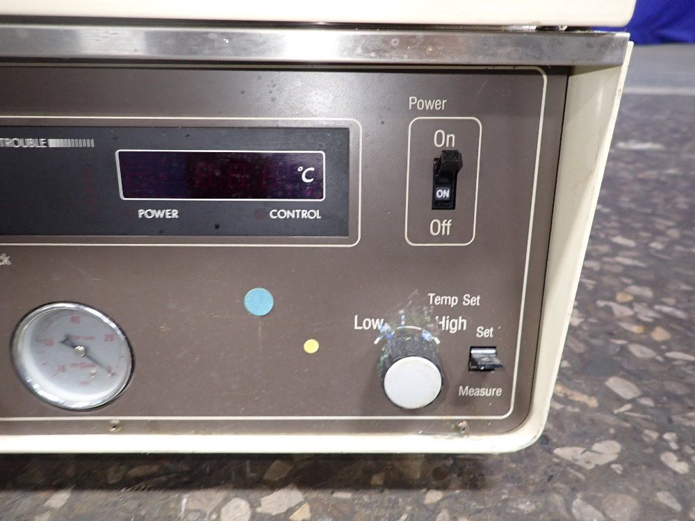 American Gold Series Vacuum Oven