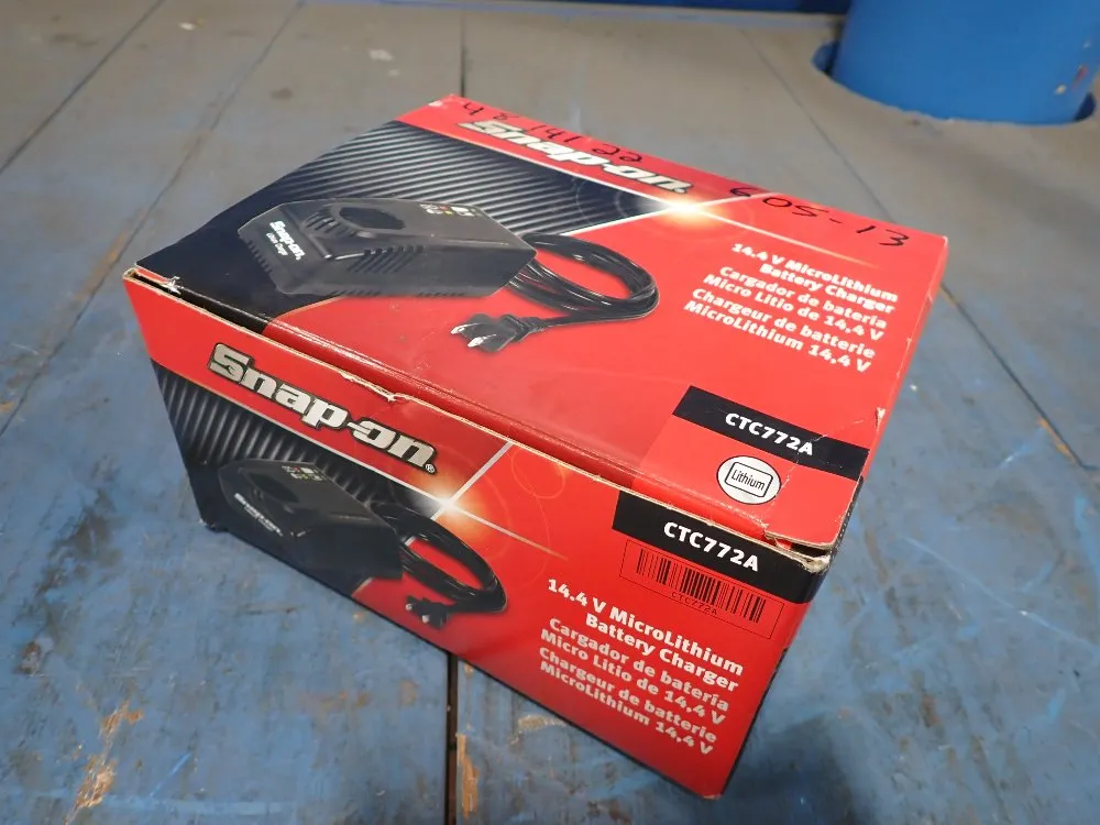 Snap-on 14.4 V Micro Lithium Battery Charger - Ctc772a