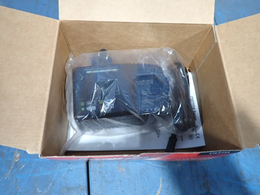 Snap-on 14.4 V Micro Lithium Battery Charger - Ctc772a