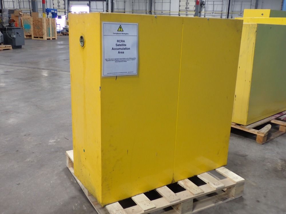 Justrite 30 Gal/114 Liter Flammable Storage Cabinet - 25300