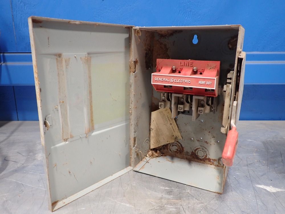 General Electric Heavy Duty Breaker Box