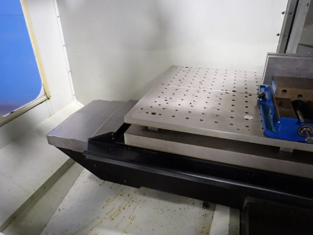 Haas 2004 Haas Vf5b40 Cnc Vmc