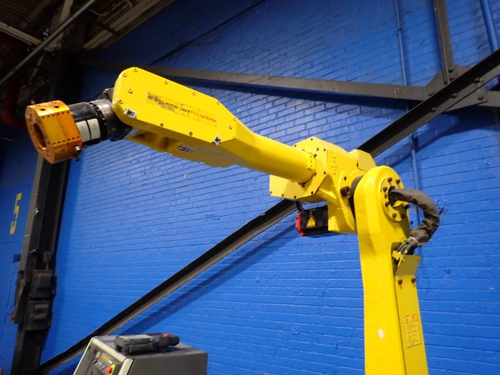 Used Fanuc 2005 Fanuc Arcmate 120ib Robot | HGR*24 Used Fanuc 2005 Fanuc Arcmate 120ib Robot | HGR*24