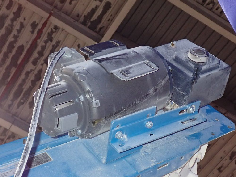 New London Engineering Incline Chip Conveyor