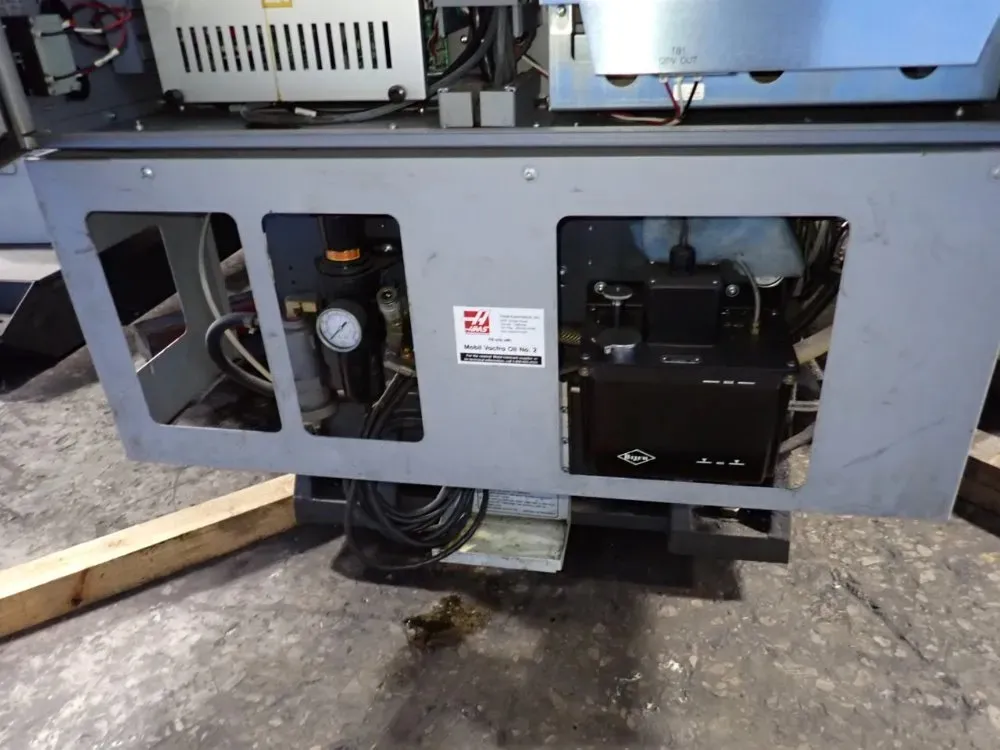 Haas 2010 Haas Vf2ssyt Cnc Vmc