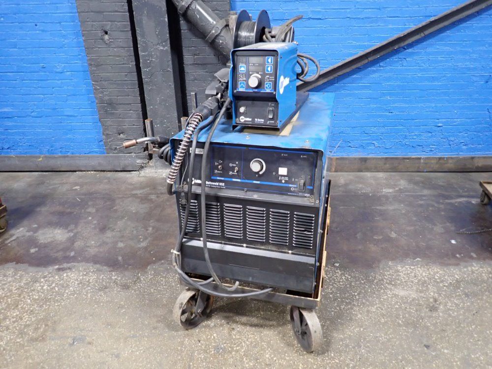 Miller Miller Deltaweld 652 Welder
