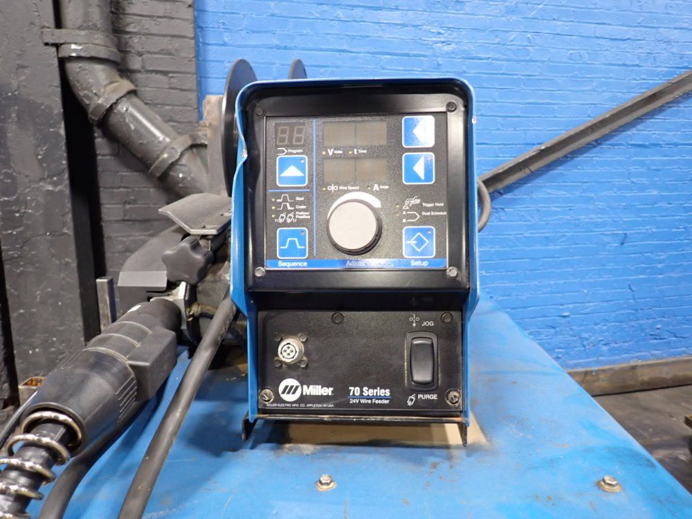 Miller Miller Deltaweld 652 Welder
