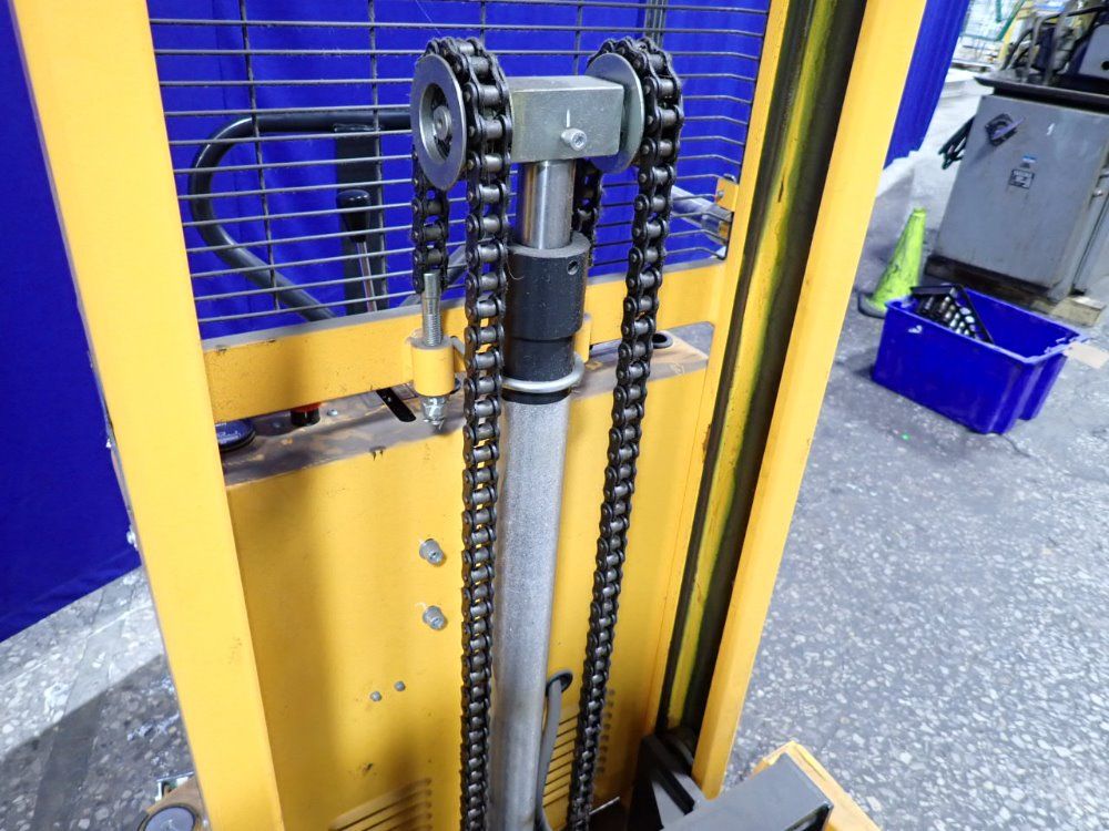 Zhejiang Noblelift 2200 Lbs 2021 Zhejiang Noblelift H-5439 Straddle Lift - H-5439