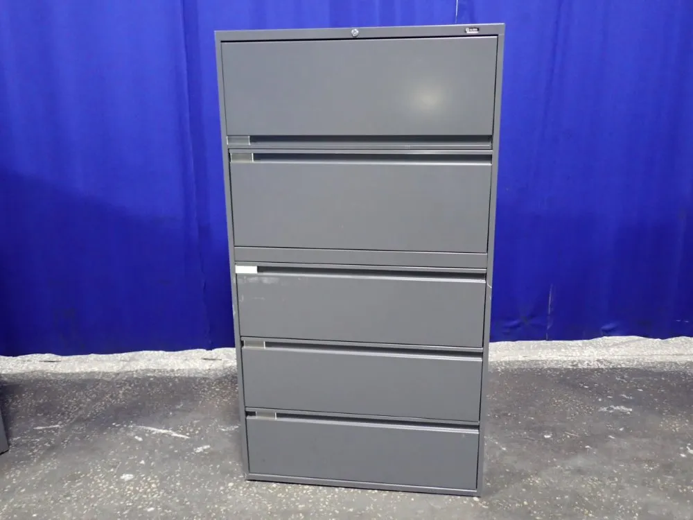 Global 5 Drawers / 16" X 32 1/2" File Cabinet