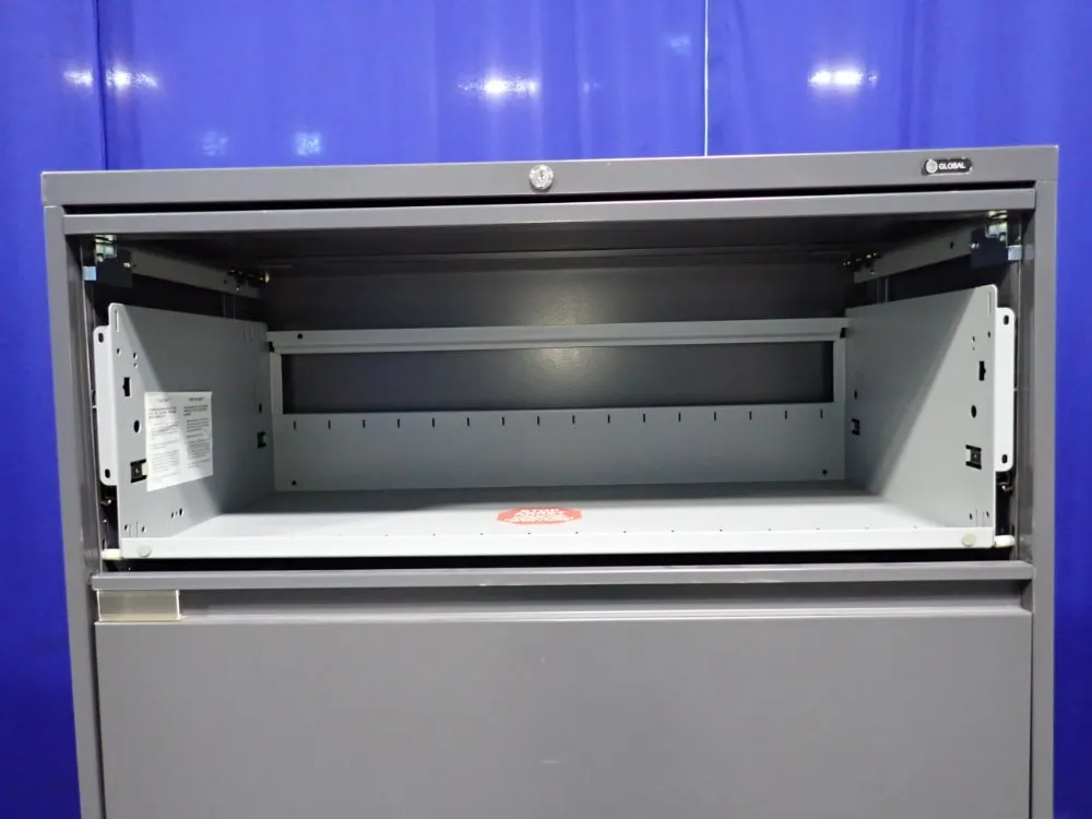 Global 5 Drawers / 16" X 32 1/2" File Cabinet