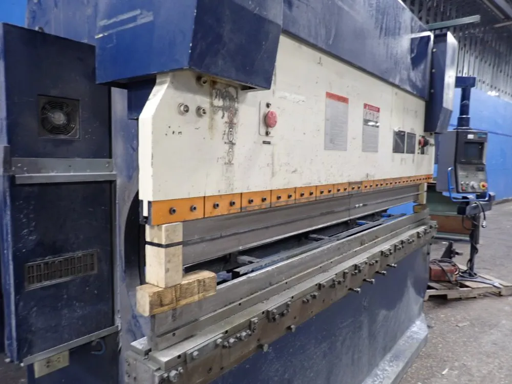 Komatsu 122" X 176 Ton 1994 Komatsu Phs 160x310 Press Brake - Phs 160x310