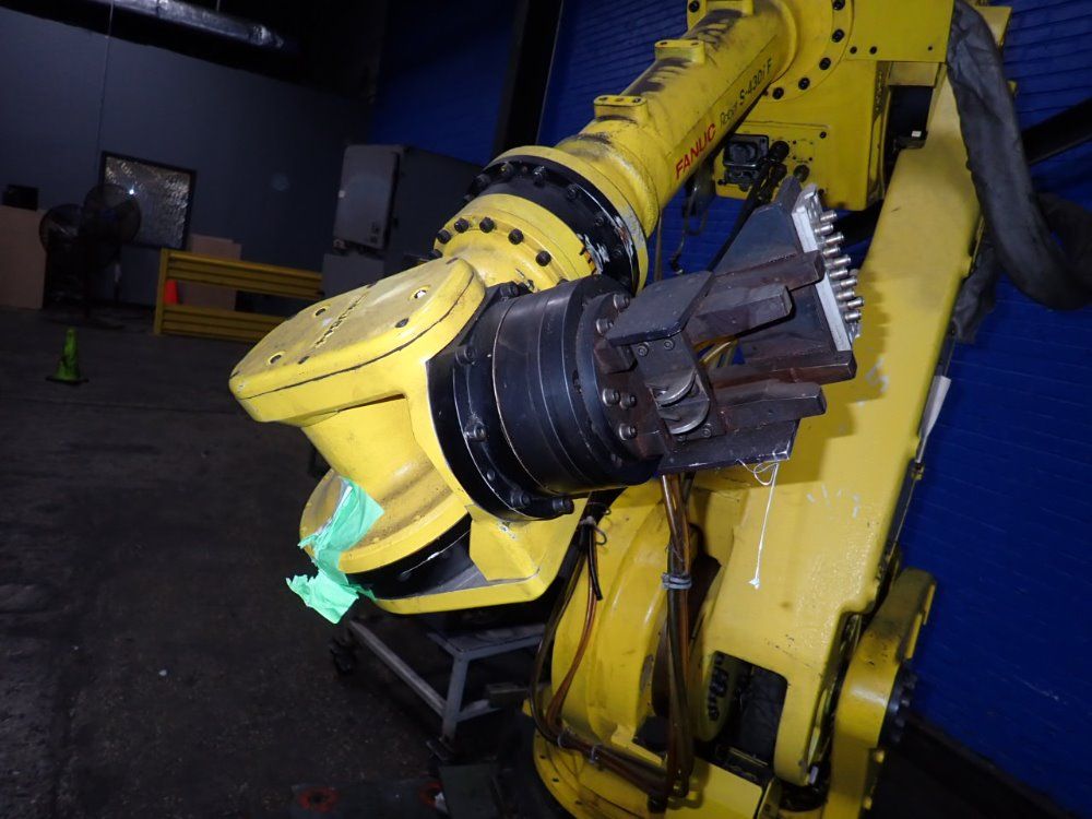 Fanuc 1999 Fanuc S430if Robot