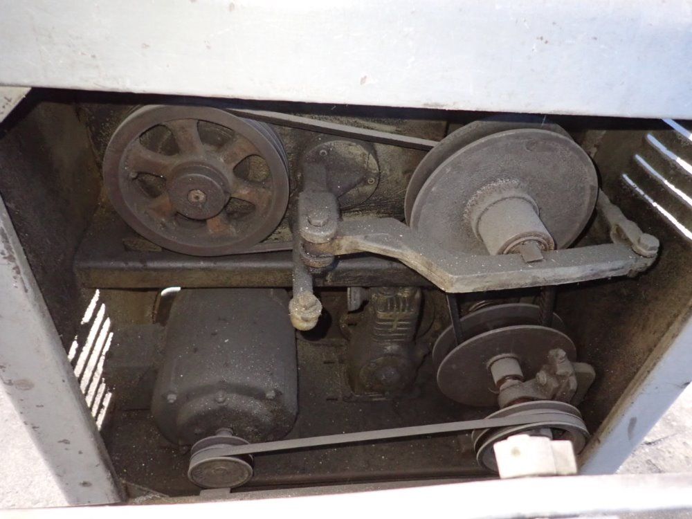 Powermatic 19 1/2" Vertical Band Saw