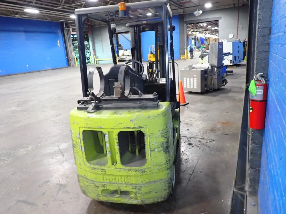 Clark 6000 Lbs Propane Forklift - Cgc30