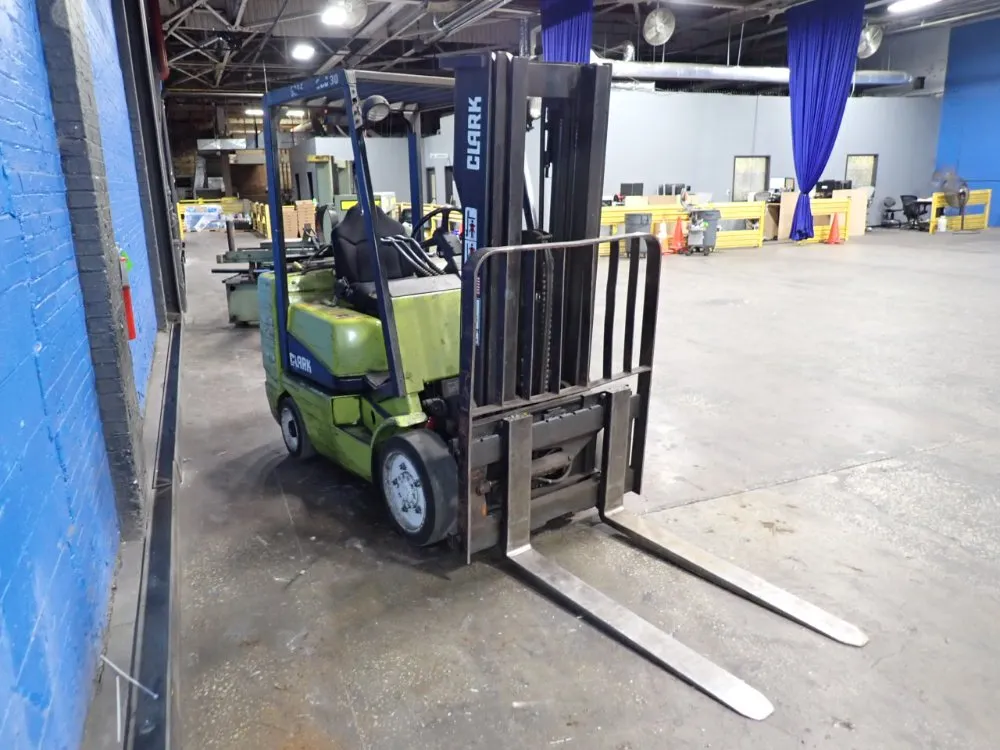 Clark 6000 Lbs Propane Forklift - Cgc30
