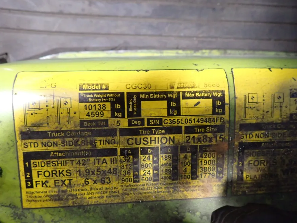 Clark 6000 Lbs Propane Forklift - Cgc30