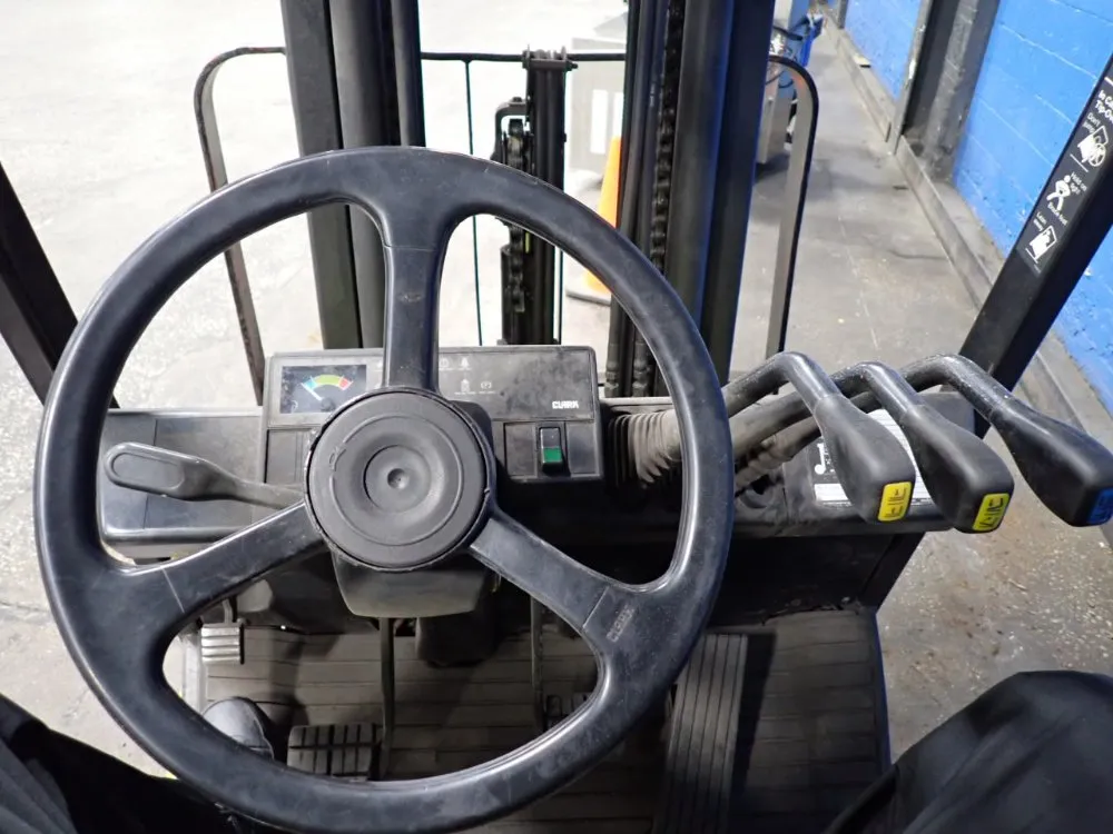 Clark 6000 Lbs Propane Forklift - Cgc30