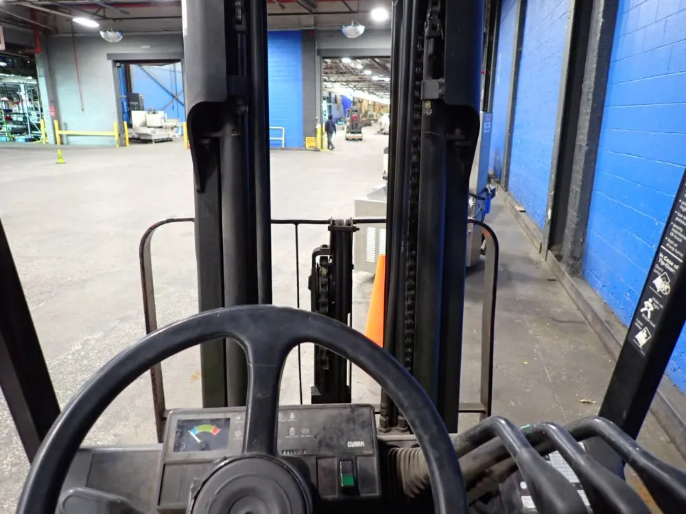 Clark 6000 Lbs Propane Forklift - Cgc30