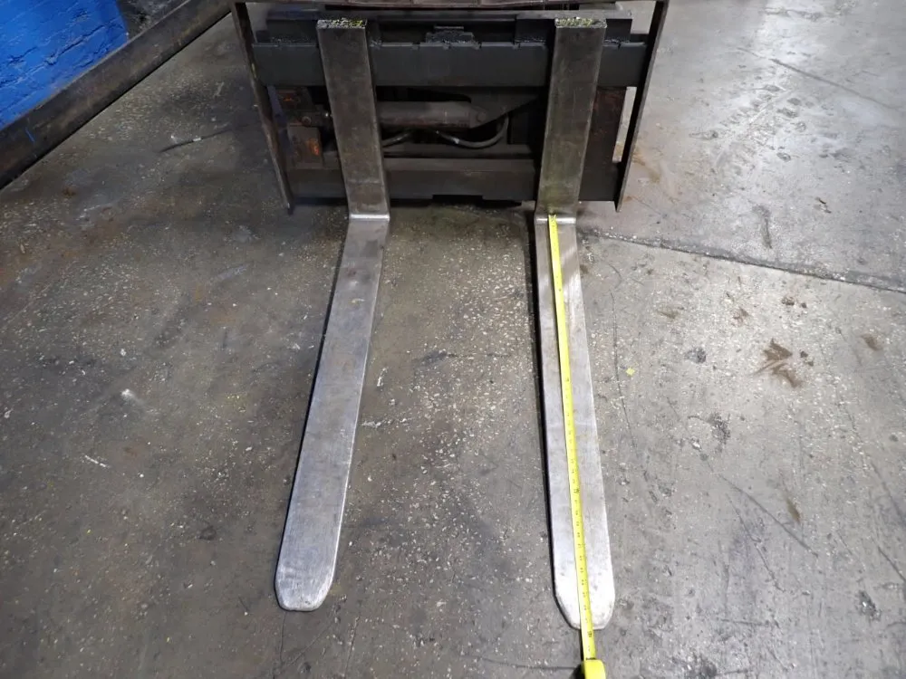 Clark 6000 Lbs Propane Forklift - Cgc30