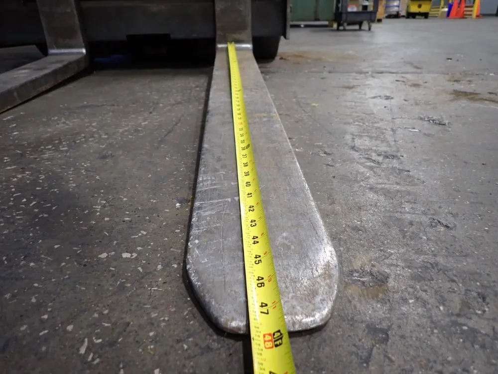 Clark 6000 Lbs Propane Forklift - Cgc30