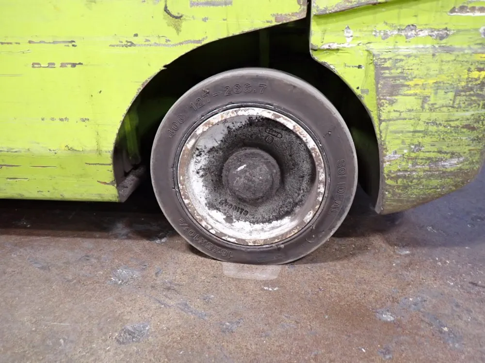 Clark 6000 Lbs Propane Forklift - Cgc30