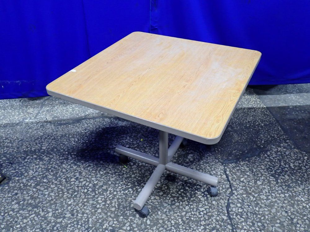 Versteel Portable Table