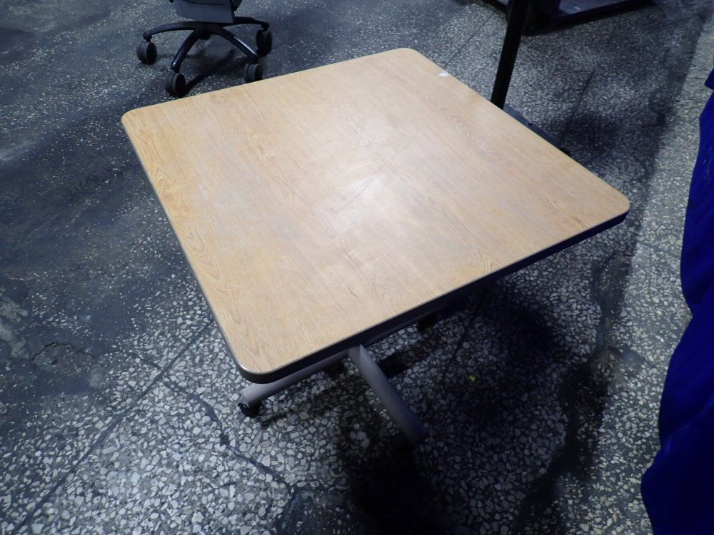 Versteel Portable Table