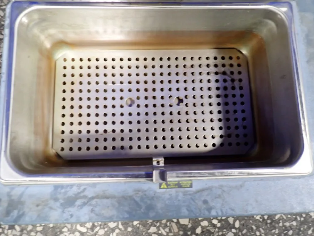 Fisher-scientific 19" X 12" X 6" Digital Water Bath - 220