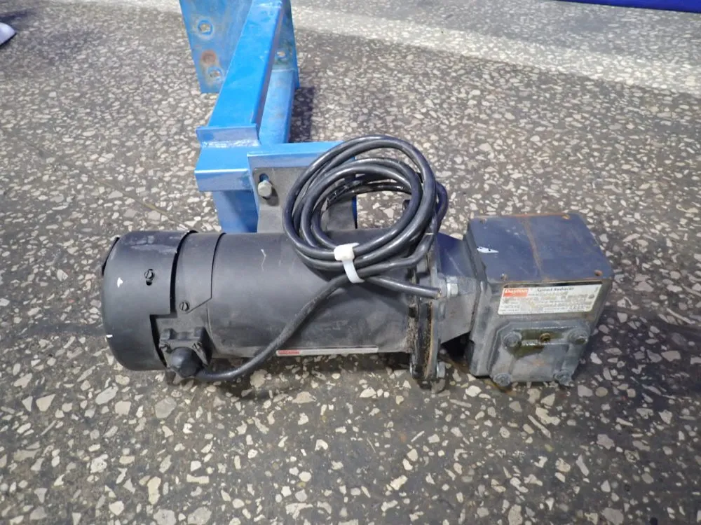 Dayton 0.75 Hp Gear Drive W/ Stand - 472900