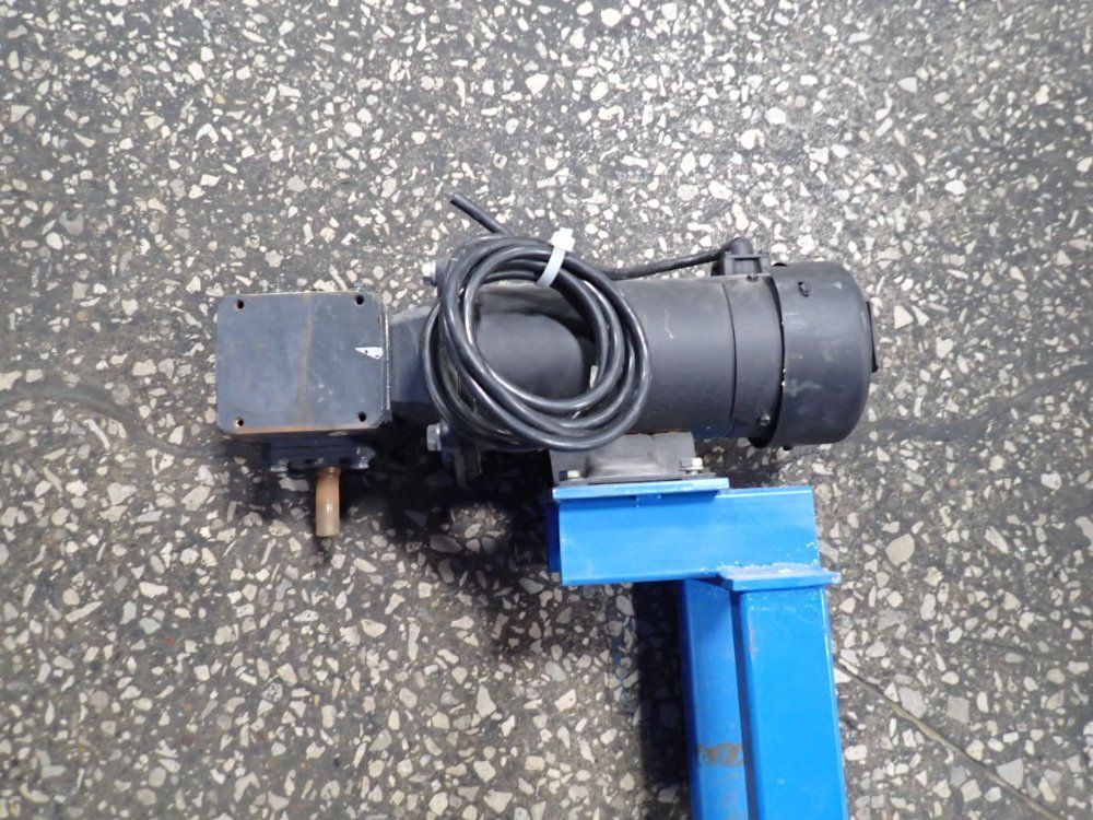 Dayton 0.75 Hp Gear Drive W/ Stand - 472900