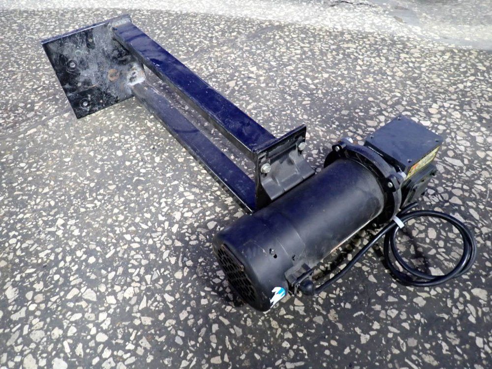 Dayton 0.75 Hp Gear Drive W/ Stand - 472900